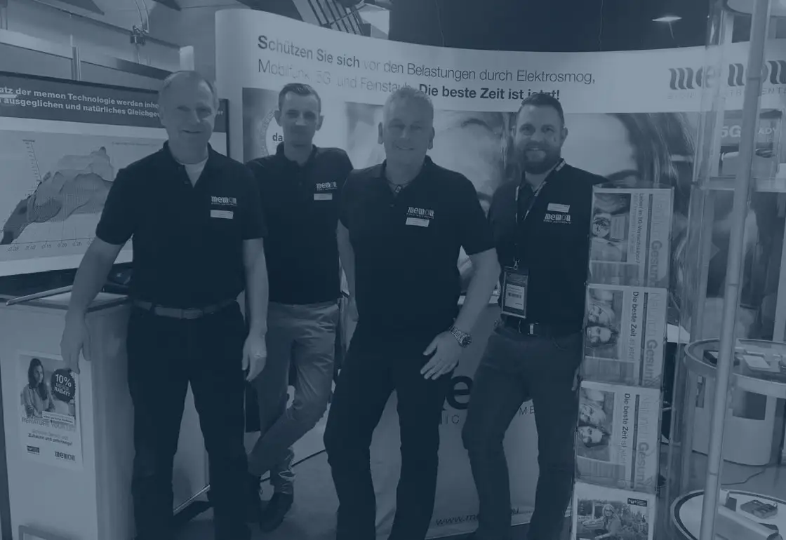 Foire memon Quatre collaborateurs memon sur un stand