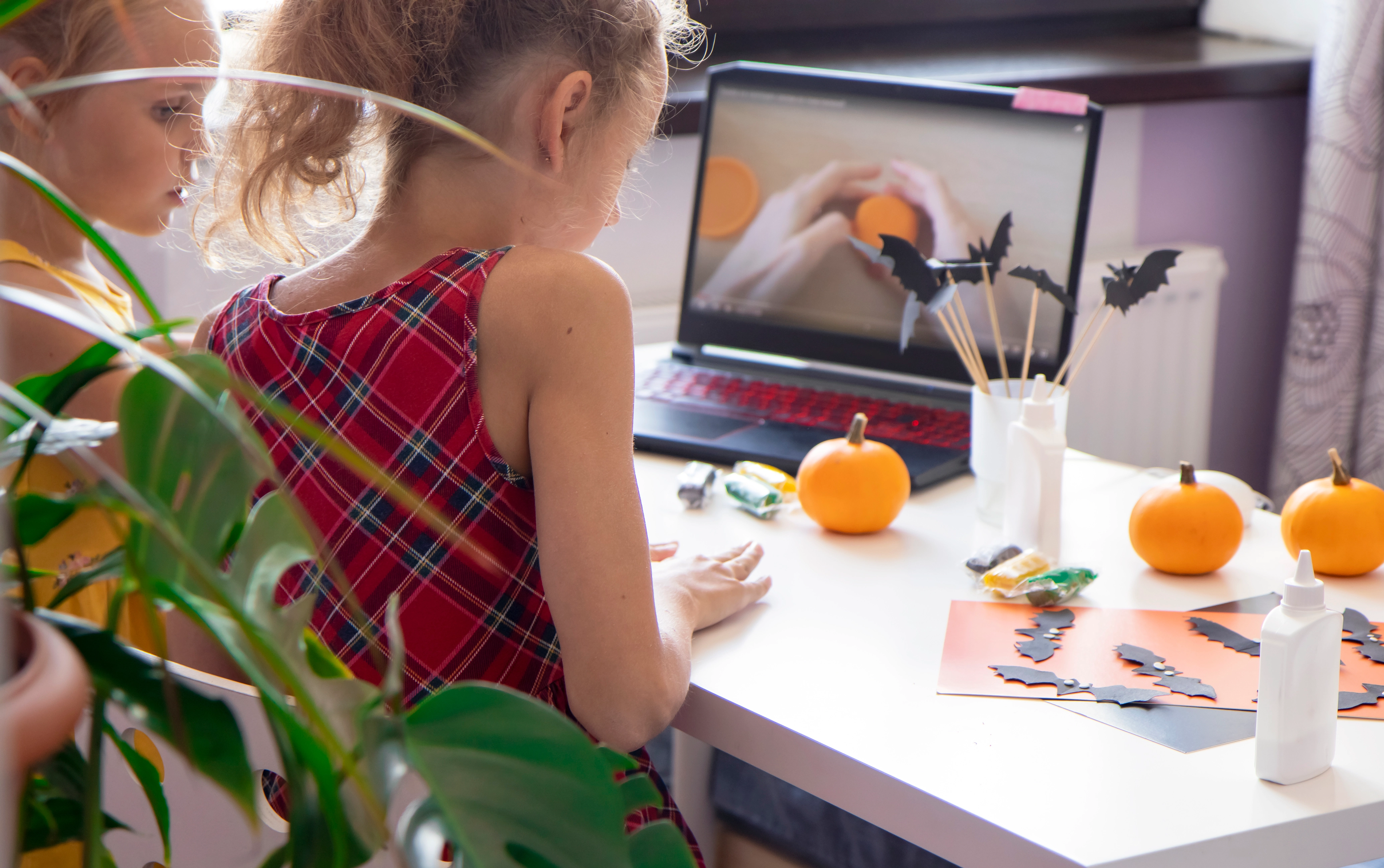 Kinder am Laptop